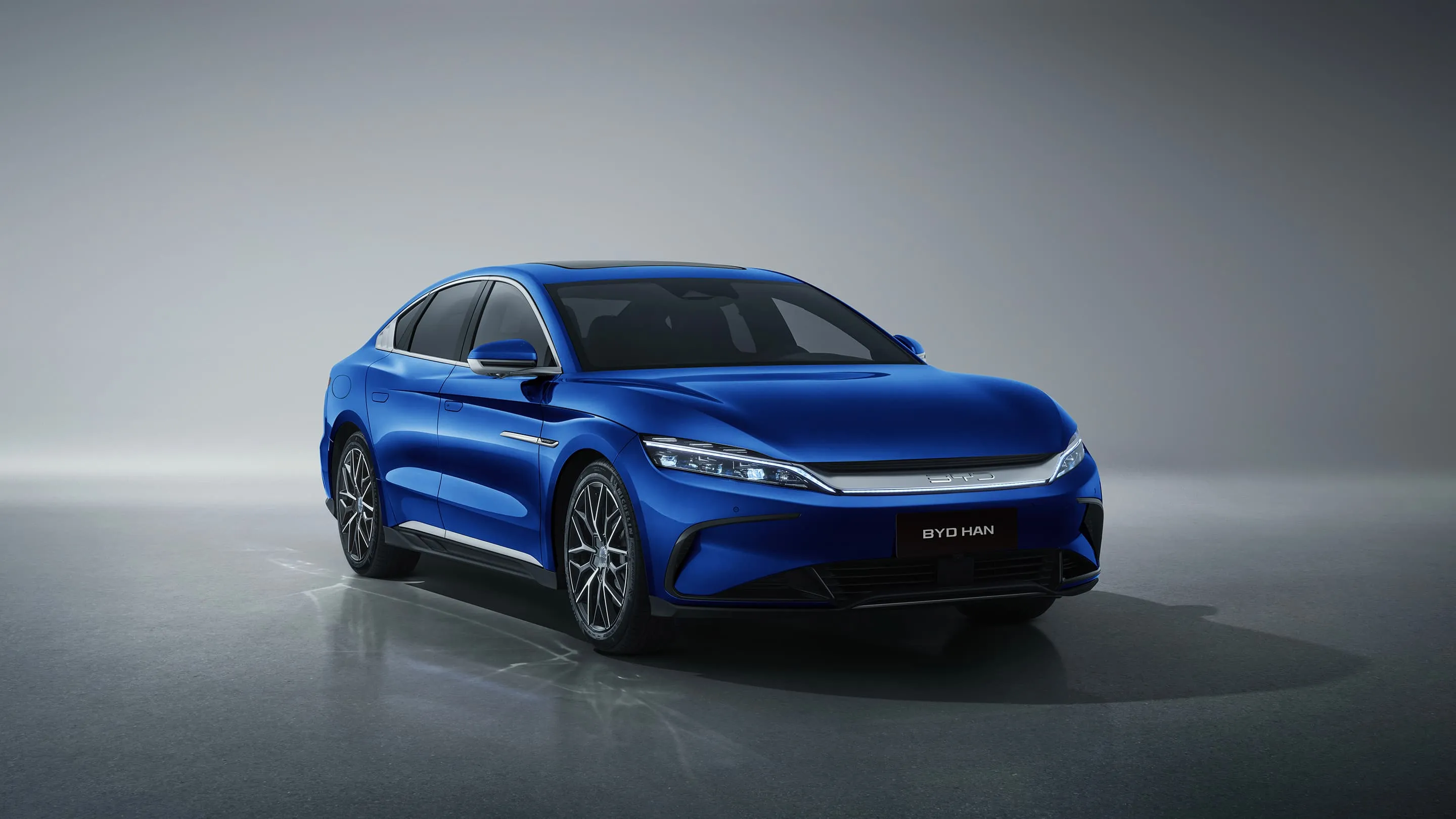 Xe-BYD-Han-so-huu-khong-gian-noi-that-thuong-luu-va-dang-cap